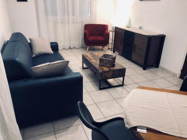 Votre Sejour A Sanary Dans Bas De Villa Avec Terrasse Vegetalisee Et Abritee Exposition Est Sud Ouest A 400M Du Centre Ville En Zone Pietonne Ou Tout Peut Se Faire A Pied Sanary-sur-Mer Exterior foto